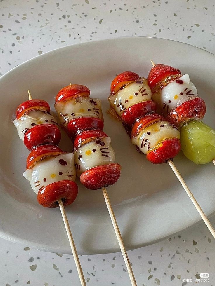 Spamcakeboy's tweet photo. how does pinterest see u :33

fashion
pantone
mood
Food https://t.co/0ZQvnaeTre