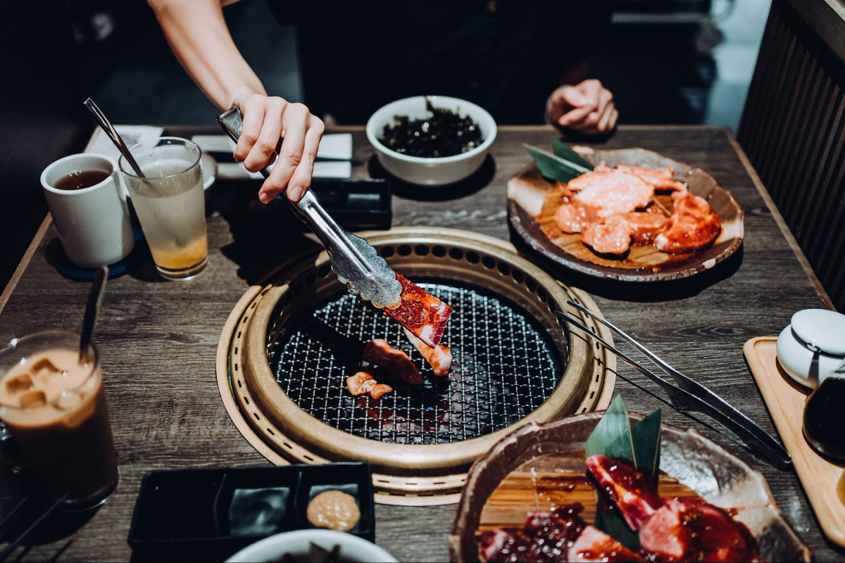 Ever Dreamed of Owning Your Own Restaurant? These Top Full-Service Restaurant Franchises Are the Best in the Business: Serving up everything from delectable pizza to sizzling Japanese BBQ, discover the top 15 full-service restaurant franchises, according… dlvr.it/T4wJ4p