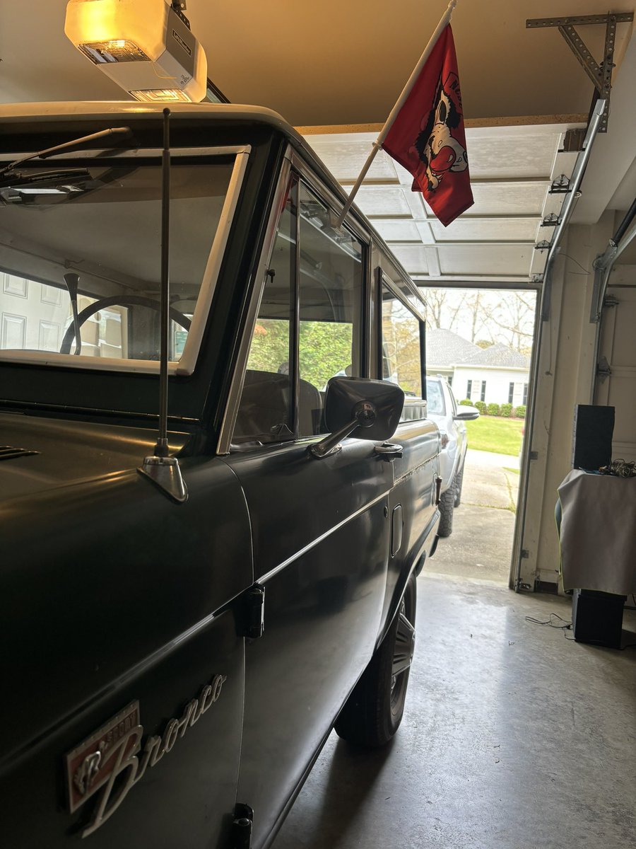 Showing the proper representation! Go Pack!!!!! #NCState #Wolfpack <a href="/SpecNews1RDU/">Spectrum News 1 RDU</a> <a href="/SpecNews1Triad/">Spectrum News 1 Triad</a> <a href="/SpecNews1ILM/">Spectrum News 1 ILM</a>