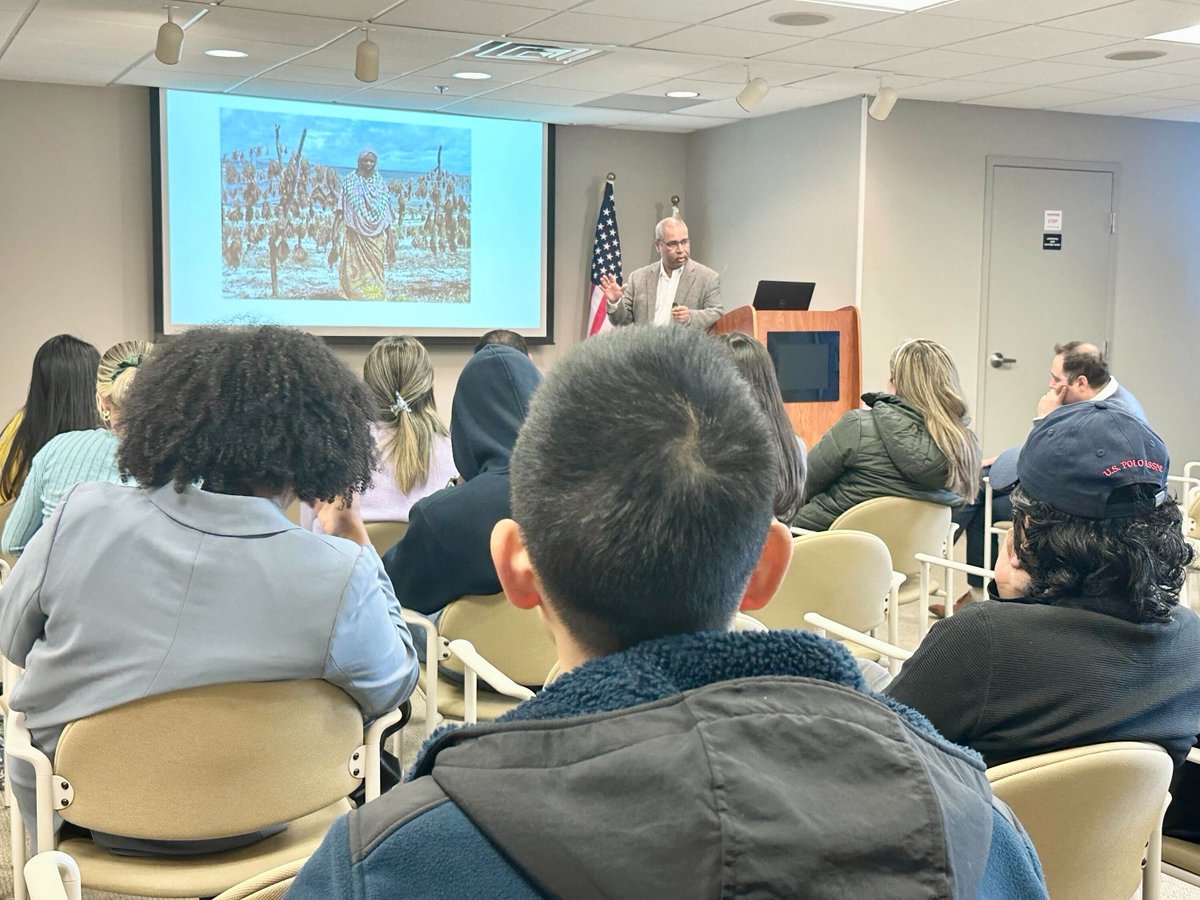 Kicked off our first #BAUTalks at Bay Atlantic University with Prof. Vivek Prasad! 🌟 Explored the power of data analysis in making a real-world impact. Inspired? We're just getting started. Stay tuned for more insightful sessions! 📈💡 #baudc #DataScience