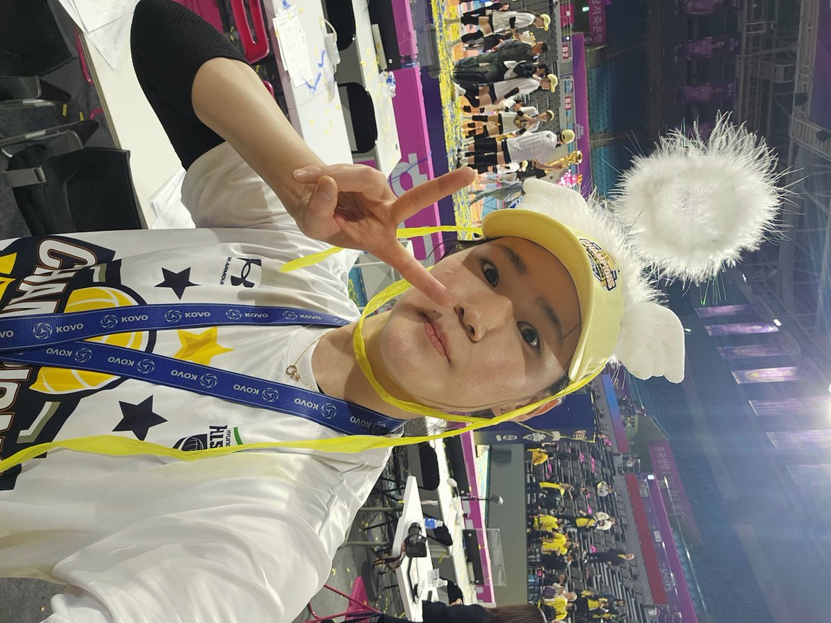 24.4.1 삼산에 나타난 천사....🫶🫶

#김주향 #현대건설배구단 #챔프전 #통합우승 #여자배구