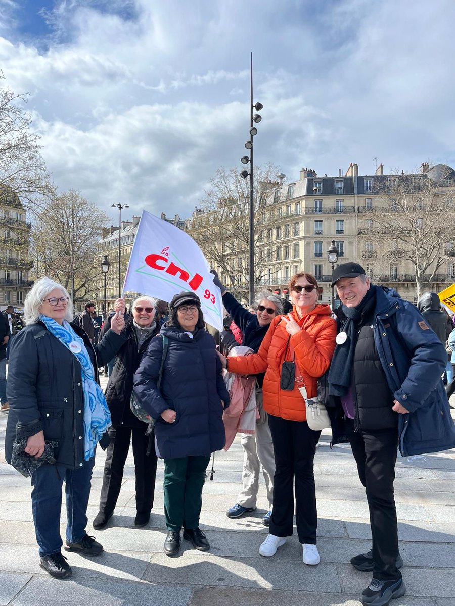 @CNLvaldemarne présente à la manifestation parisienne pour défendre un #logement digne, abordable et accessible pour toutes et tous.