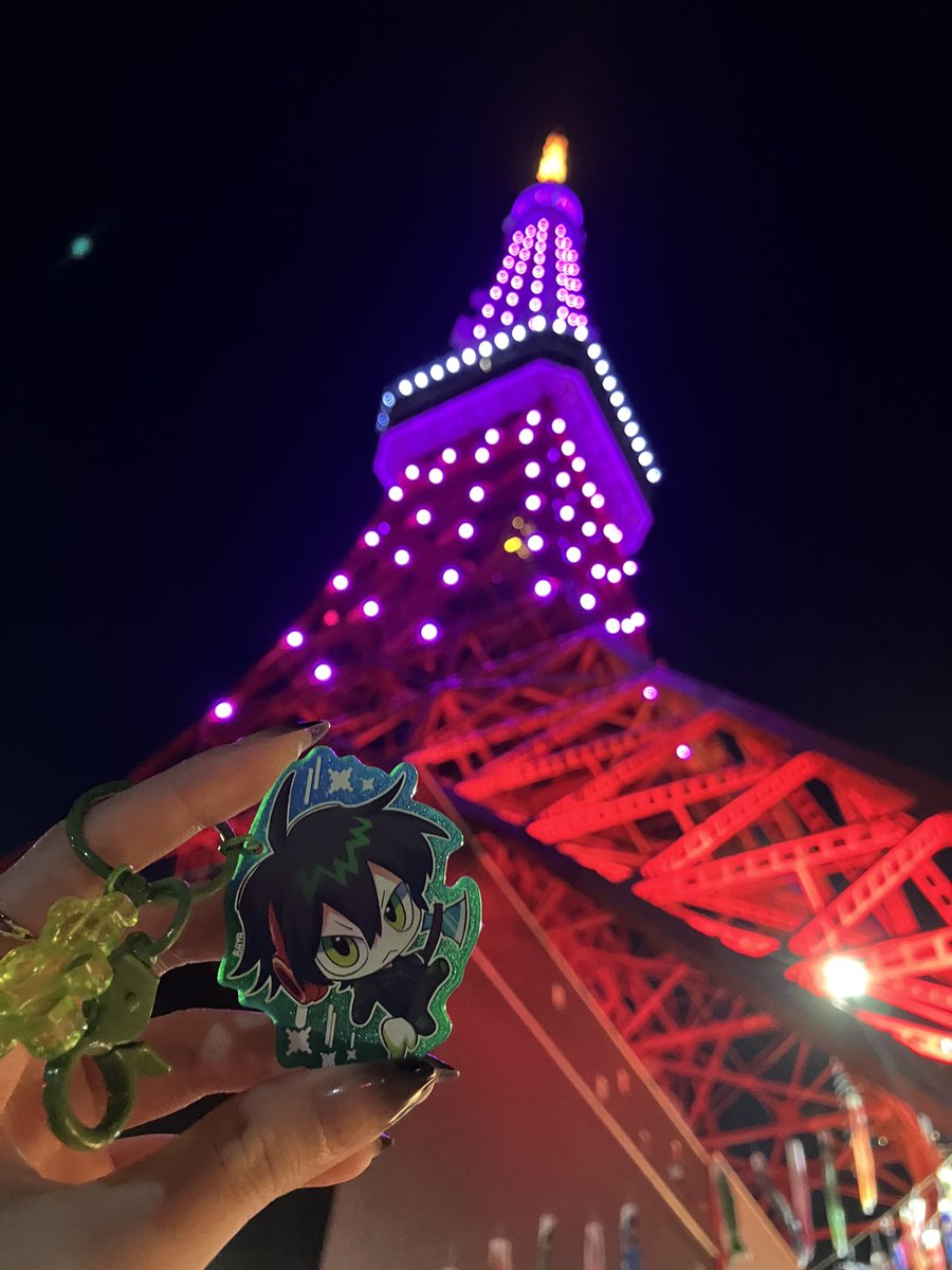 wao_iua's tweet photo. とっっても可愛い🦈さんを頂いたので一緒に東京タワー行ってきた🗼

@BAYA_wts ありがとうございます💚 https://t.co/JwUVl99FOt