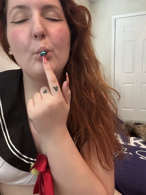 Eating cake on camera for my babes 👅 https://t.co/EvdPQjf83I<a href="/tag/redheads"class="tags"><span>#redheads</span></a><a href="/tag/redheadsdoitbetter"class="tags"><span>#redheadsdoitbetter</span></a><a href="/tag/nsfw"class="tags"><span>#nsfw</span></a><a href="/tag/onlyfans"class="tags"><span>#onlyfans</span></a>