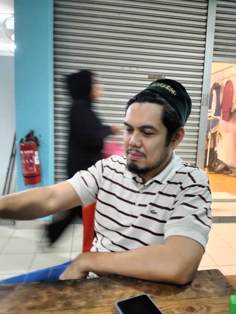 AnazReality's tweet photo. Bermujahadahlah mencari malam #LailatulQadar dan bukannya bersungguh dalam mencari tanda-tanda pelik yang berlaku pada malam berkenaan seperti pokok tunduk ke bumi sebagaimana difahami oleh segelintir masyarakat kita pada hari ini. 

Rebutlah 10 malam terakhir #Ramadan. https://t.co/piOX2220pO