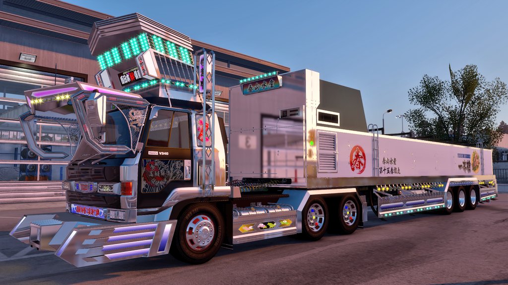 トラックス　TRUCKS デコトラ アルファサービス5555番さん 念願かなって撮影できた6軸のV8