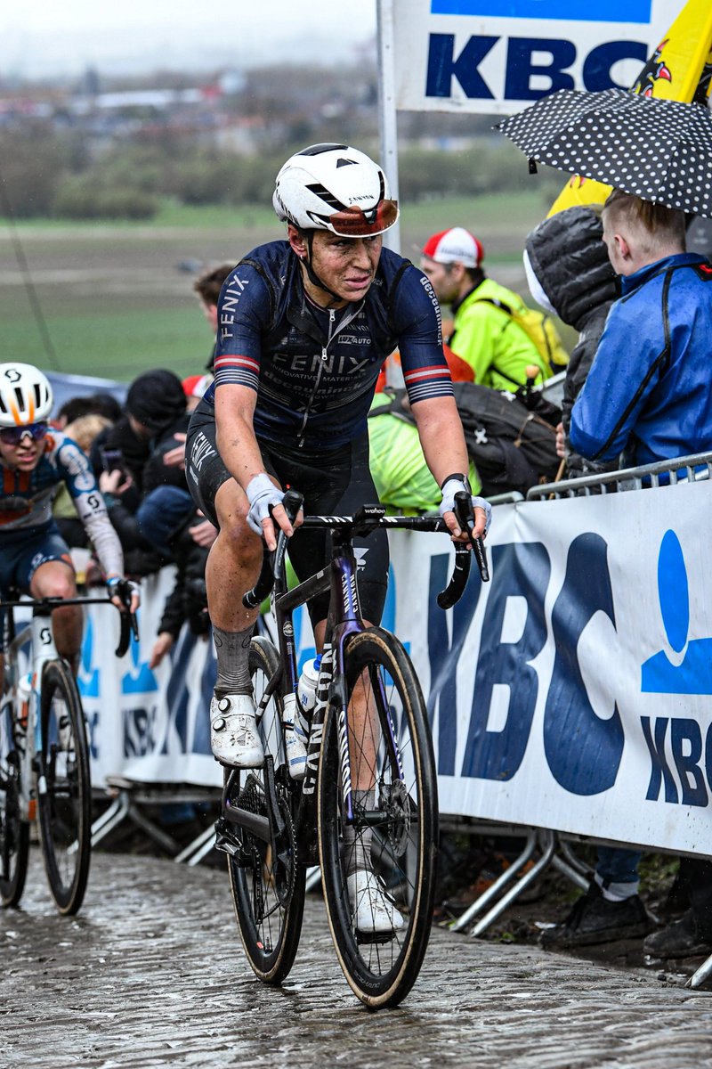 Epic day <a href="/RondeVlaanderen/">Ronde van Vlaanderen</a> 😳 Another strong result for Puck in the end! 

(📸 NDB Photography)