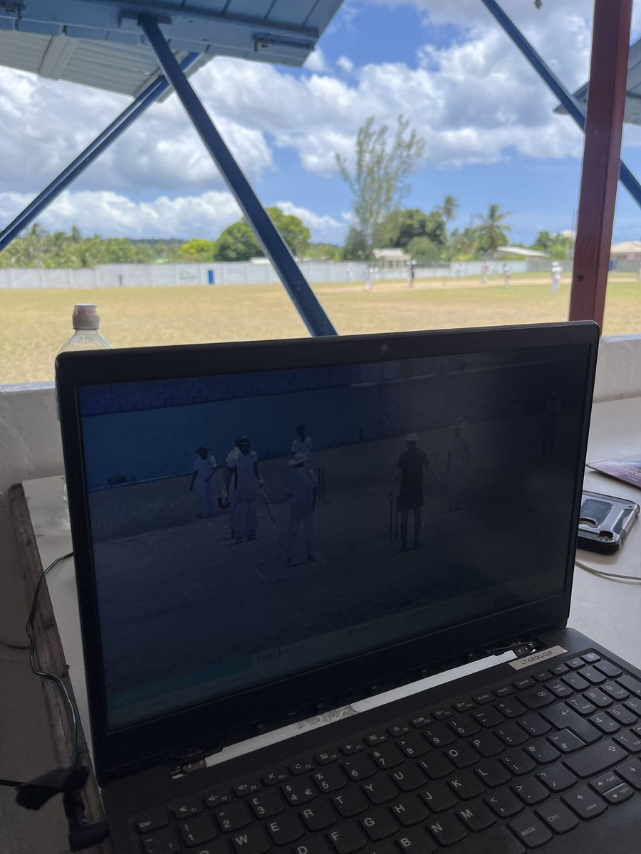 Denstone College 146/2 (20 overs) vs St Leonard’s School (40 over match) Watch live: m.youtube.com/watch?v=d08b_3… #DenstoneSport #BarbadosTour