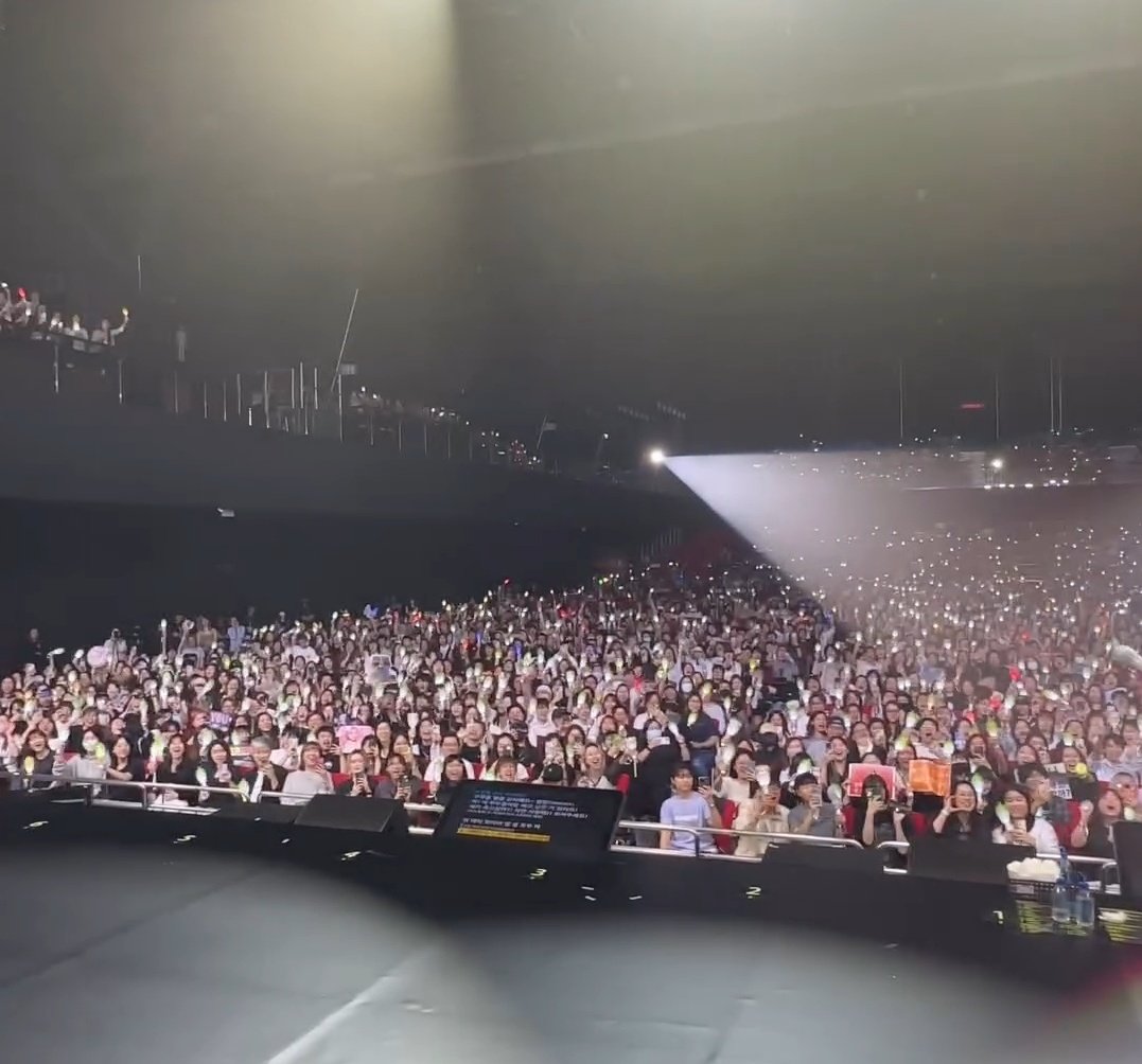 The crowd is big and so loud 🥹 This is Wheein's first world tour so of course, there are places that she has a lot of fans and there aren't too... If you have a chance to show up for her, pls cheer louder! That's her strength and her goal. Also go to meet her if you can!