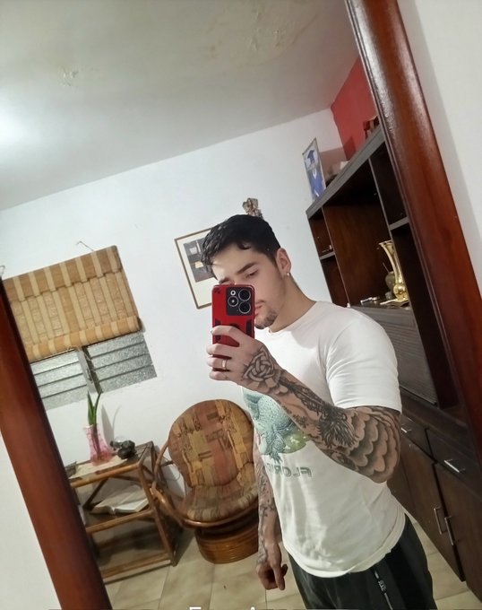 Todo cambia 🌴 https://t.co/D6jMaAyHYO<a href="/tag/nuevafotodeperfil"class="tags"><span>#nuevafotodeperfil</span></a>