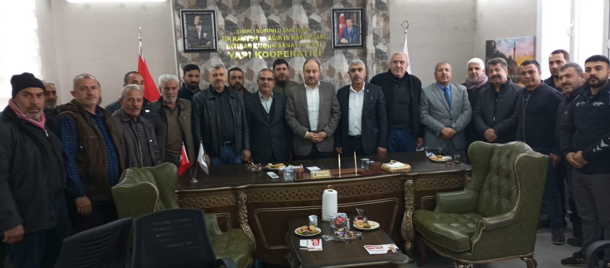 mahmtciftci63's tweet photo. Şanlıurfa Büyükşehir Belediye Başkanı Sn. @mkasimgulpinar_  başkanımızı  tebrik ediyor, Hizmet yolunda muvaffakiyetler diliyorum. SS ŞANLIURFA TIR KAM. AĞIR İŞ MAK. YÖNETİM KURULU Adına   Başkan MAHMUT ÇİFTÇİ https://t.co/sVBTArK3WY