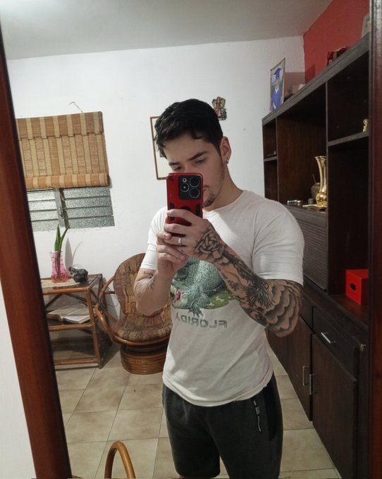 Todo cambia 🌴 https://t.co/D6jMaAyHYO<a href="/tag/nuevafotodeperfil"class="tags"><span>#nuevafotodeperfil</span></a>