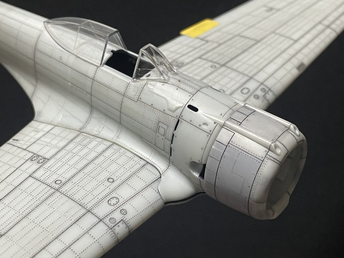 nrc46477's tweet photo. 🌀ニチモ1/48 隼一型

プラ板加工をした箇所にサフを塗ってラインチェック。

写経も済ませてエンジンカウルは取り敢えず終了。

少し時間をおいて気になる箇所を最終調整かな。

＃うずまき109 https://t.co/2e8jkbrN03