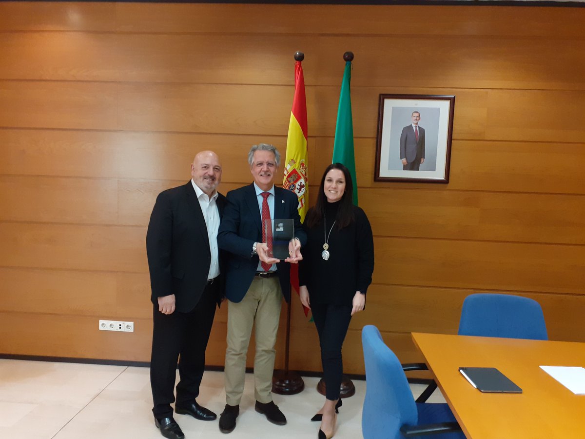 Trabajando para la mejora en la adherencia de los tratamientos en Andalucía <a href="/oatobservatorio/">Grupo OAT</a>