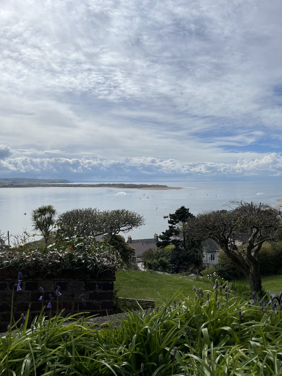 ⁦<a href="/StormHour/">#StormHour</a>⁩