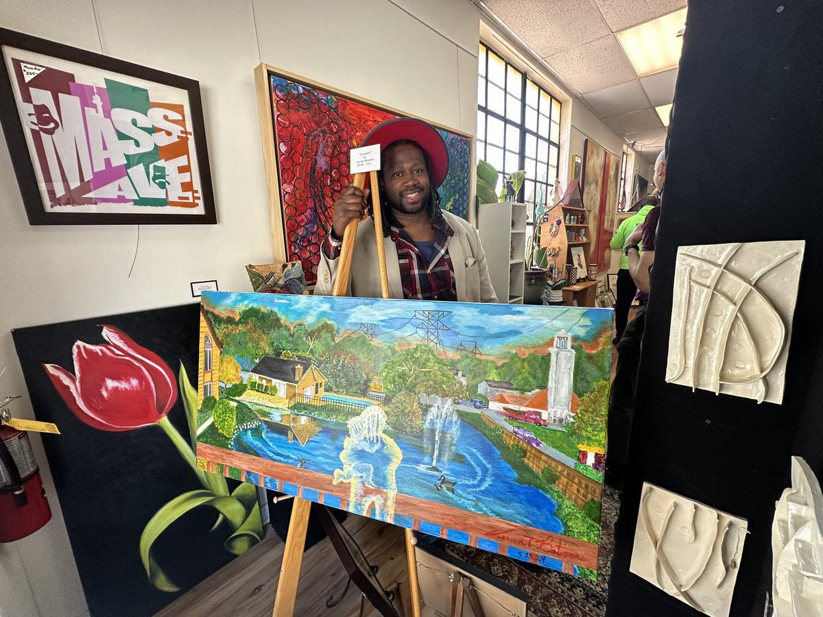 indylibcenter's tweet photo. Saturday was beautiful in many ways, especially how the community came together to support Vernon T. Bateman for the unveiling of his recent artworks on Mass Ave. Stop by The District Theatre to see 3 murals he gifted the public, visit The Frame Shop other paintings for sale! https://t.co/jDbQuspUIG