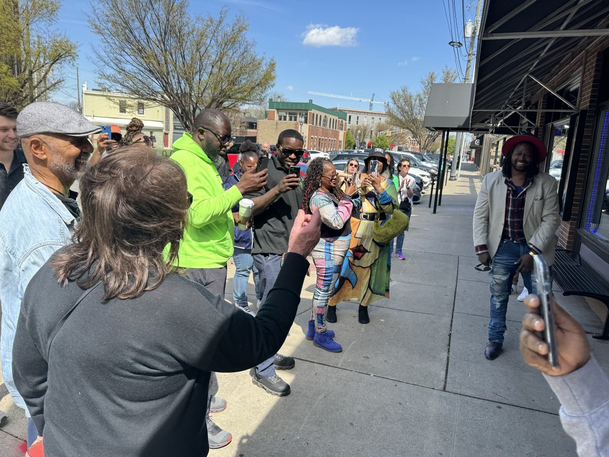 indylibcenter's tweet photo. Saturday was beautiful in many ways, especially how the community came together to support Vernon T. Bateman for the unveiling of his recent artworks on Mass Ave. Stop by The District Theatre to see 3 murals he gifted the public, visit The Frame Shop other paintings for sale! https://t.co/jDbQuspUIG