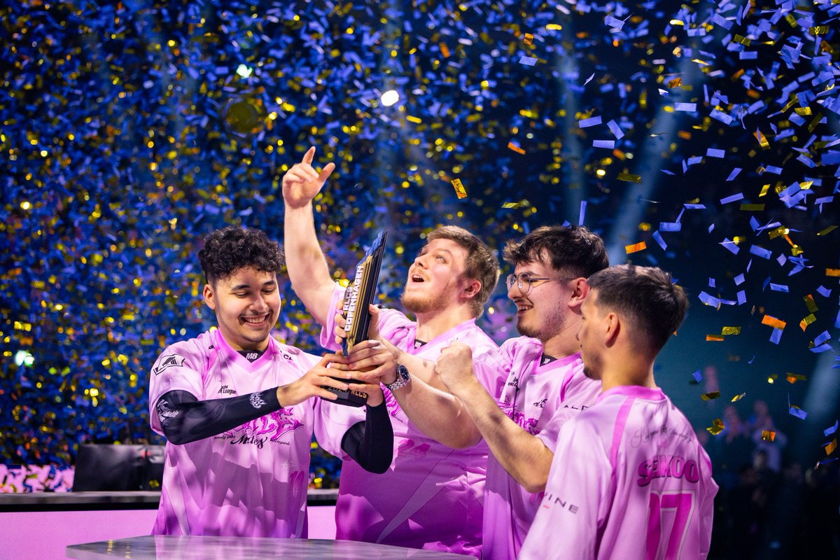 RocketBaguette's tweet photo. 🩷 La RUN parfaite de GENTLEMATES #M8WIN pendant le MAJOR #RLCS de COPENHAGUE 🇩🇰🔥

🆚 RULE ONE (seed #2 🇸🇦) 3-1
🆚 TEAM BDS (seed #2 🇪🇺) 3-1
🆚 FALCONS (seed #1 🇸🇦) 3-0
🆚 GEN.G (seed #2 🇺🇸) 4-3
🆚 KCORP (seed #1 🇪🇺) 4-3
🆚 G2 (seed #1 🇺🇸) 4-2