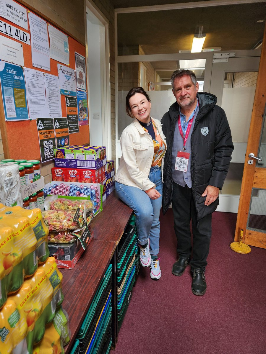 Over 2,200 Easter chocolates distributed to foodbanks, community groups and emergency services staff. Thank you @WestHam fans and friends for your ongoing support 👏 ⚒️