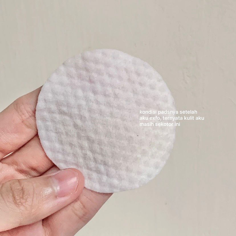 arccsia's tweet photo. my first exfoliating pads, selama ini pake produk exfoliating toner &amp; sekarang lagi coba produk exfoliating pads,

ga nyangka aku lebih nyaman pake exfo pads karna simpel &amp; poin plusnya produk yang aku pake ini bisa dipake daily, simpel banget ♡
#itsmybase #BASEExfoliatingPads https://t.co/FfQxetPSfA