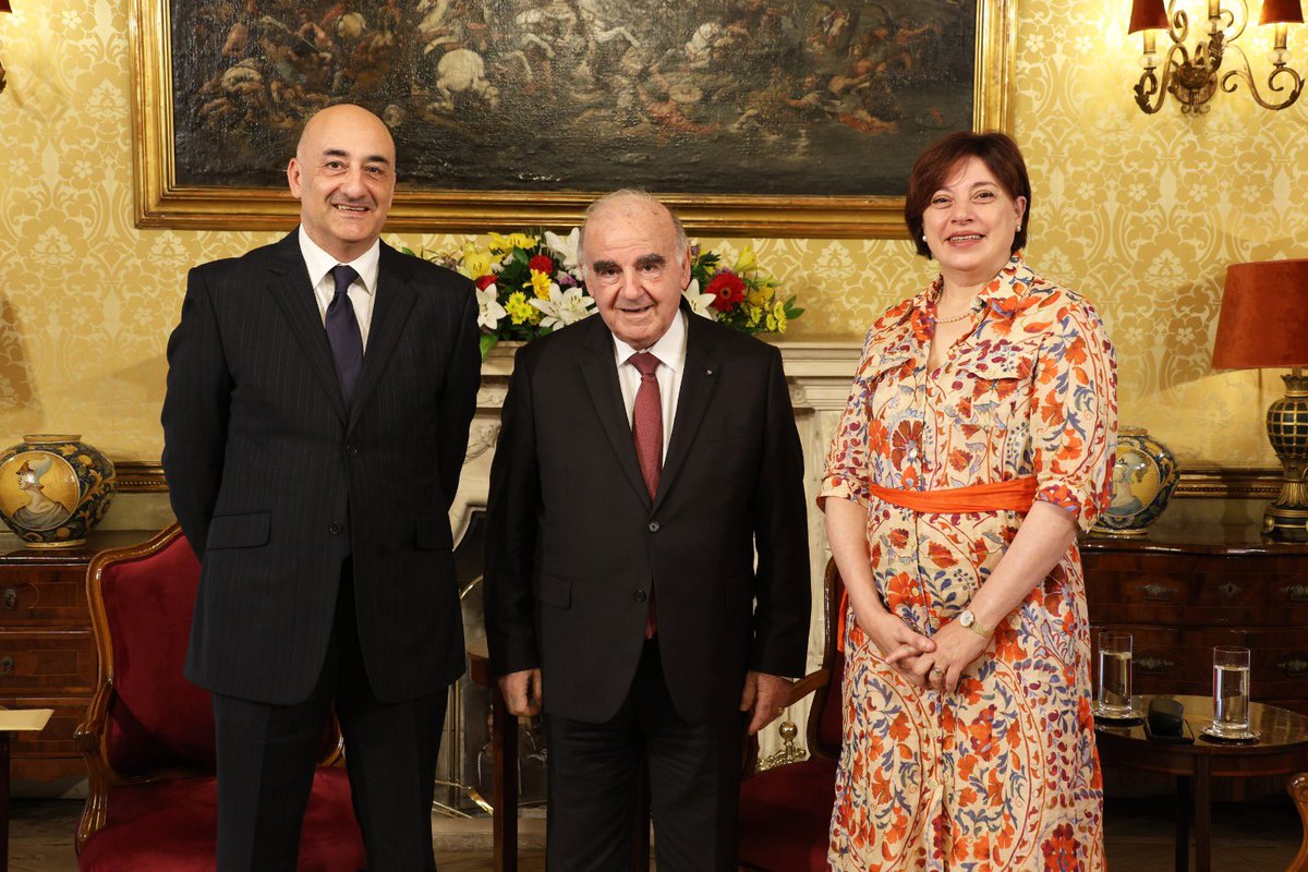 I had the pleasure of meeting Mr Martin Peter Farrell and Ms Ruth Farrell. We had a wonderful discussion about Mr Farrell’s book “Riħa ta’ Ġiżimin u Stejjer Oħra”. I thanked him for his generous initiative to donate proceeds to The Malta Community Chest Fund.