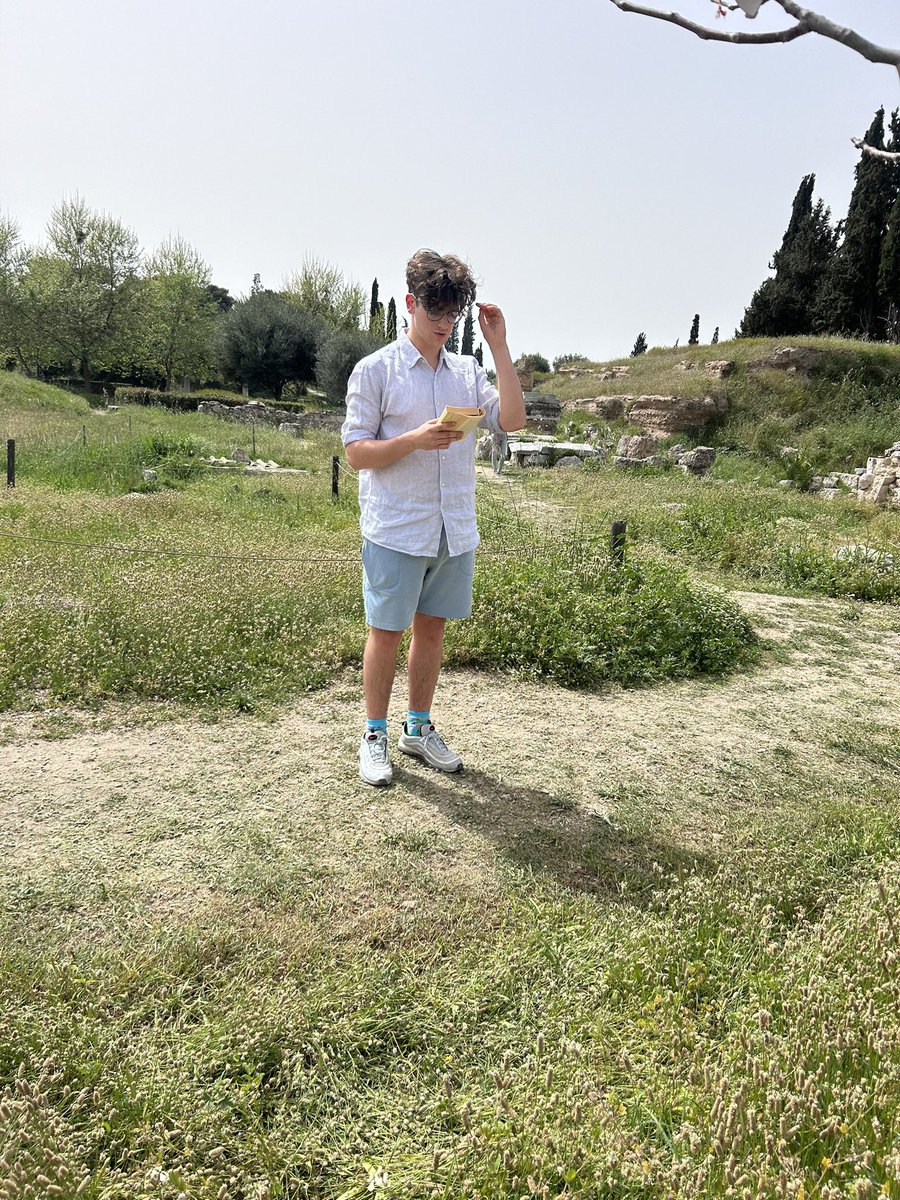 ClassicsMTS's tweet image. Our very own Pericles delivers Pericles’ Funeral Oration 2455 years later in the original spot - the Dipylon gate.