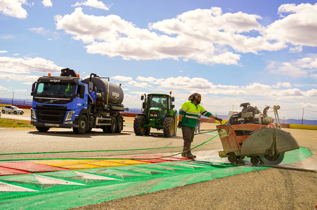 MotorLand Aragón tweet media