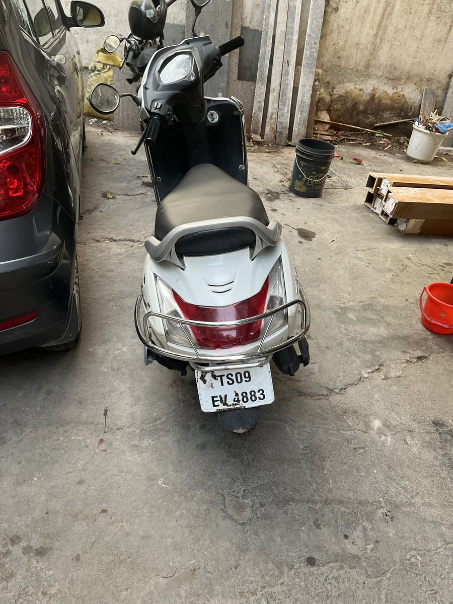 nishanthkasuva's tweet photo. Wrong challan issued please remove it my vehicle number is ts09ev4883 and it is a white activa two wheeler @RCKTRAFFIC @RachakondaCop @revanth_anumula https://t.co/aouGCPXLEx