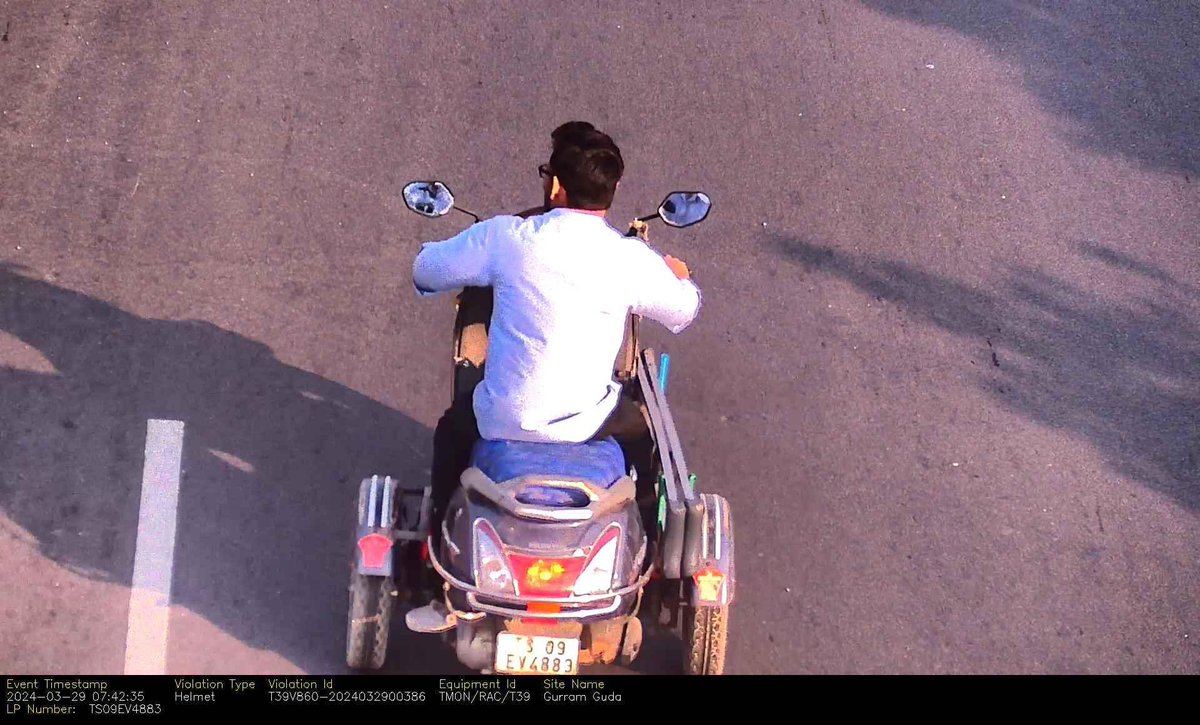 nishanthkasuva's tweet photo. Wrong challan issued please remove it my vehicle number is ts09ev4883 and it is a white activa two wheeler @RCKTRAFFIC @RachakondaCop @revanth_anumula https://t.co/aouGCPXLEx