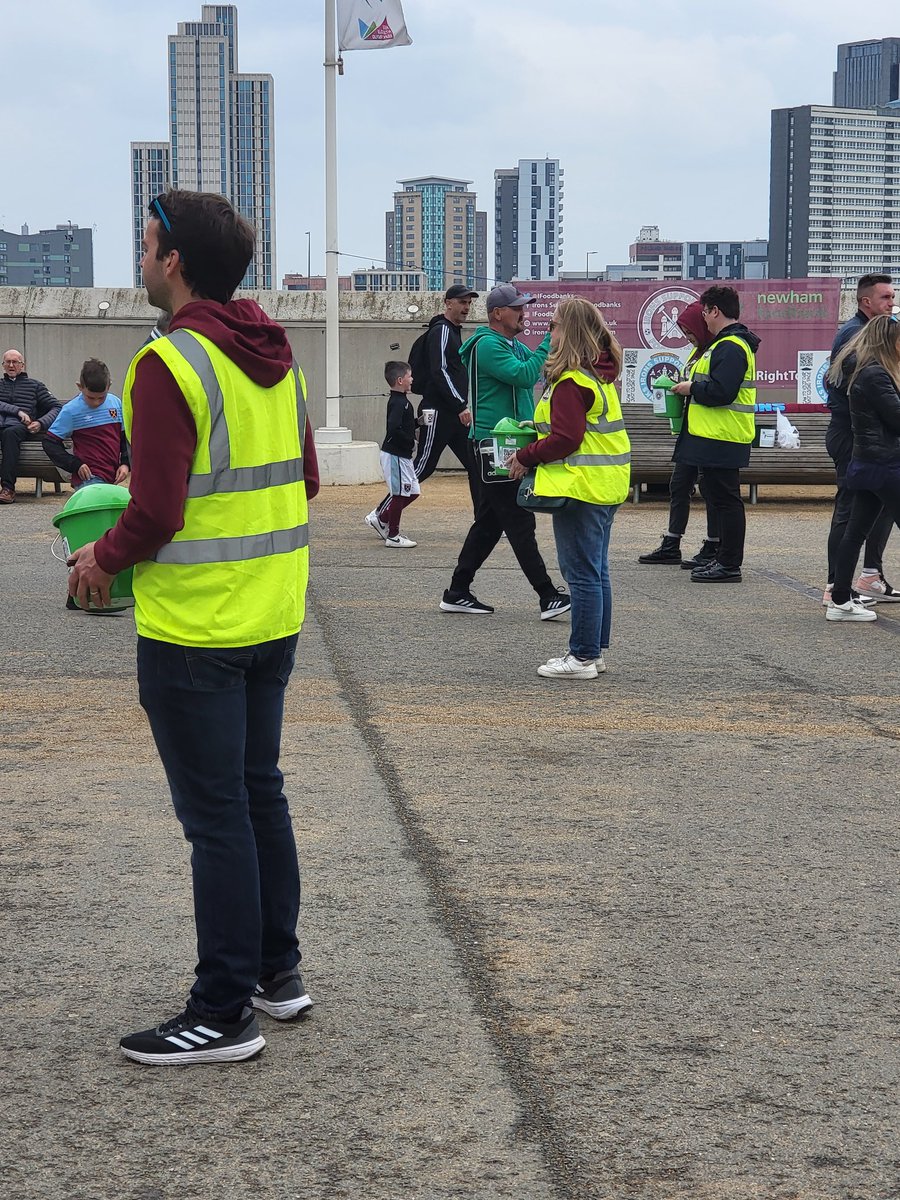 Our matchday collections are the lifeblood of what we do to help our community. Every £1 dropped in a bucket buys £5 of food. So, with more collectors we can do more. If you've just half an hour to spare, take a bucket and stand with us, it can make a huge difference 🙏