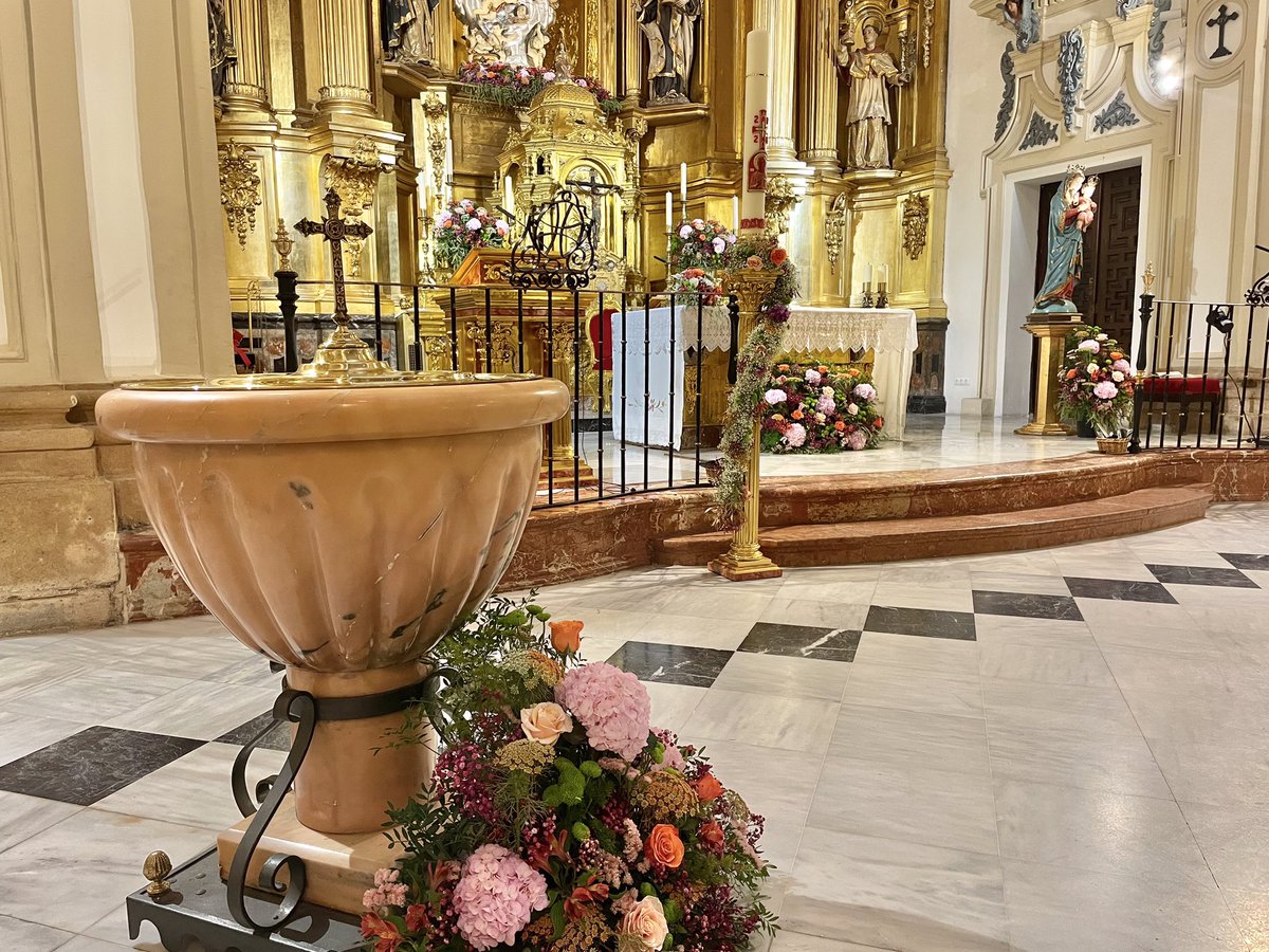 Con toda alegría felicitamos a los 3 NIÑOS que ayer, Domingo de Resurrección, recibieron el BAUTISMO en nuestra @PSNicolasMurcia.

El mejor día para recibirlo.👍🏻

Felicitamos a sus padres y a sus familias. Su alegría también es nuestra alegría❗️😀

#SanNicolásMurcia