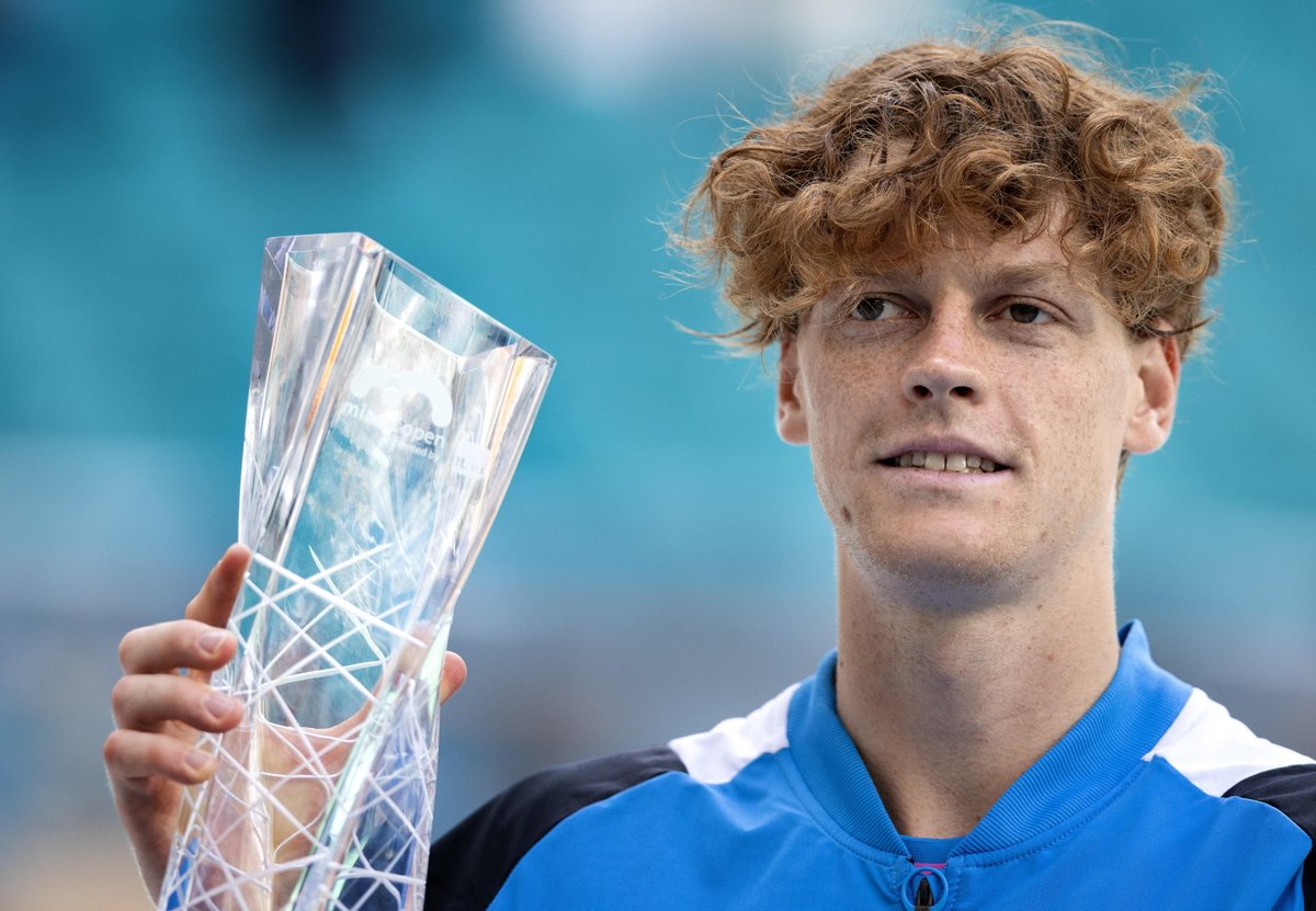 Sinner trionfa anche nel Master 1000 di Miami. Con la vittoria di ieri, diventa così il numero 2 del Mondo. È il primo italiano della storia del tennis ad arrivare così in alto. Grazie Jannik🇮🇹