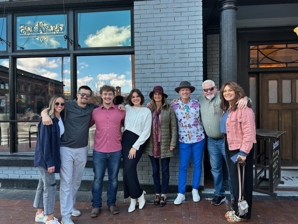 RonCrowe567's tweet image. Brickyard brunch with a great family. Good times