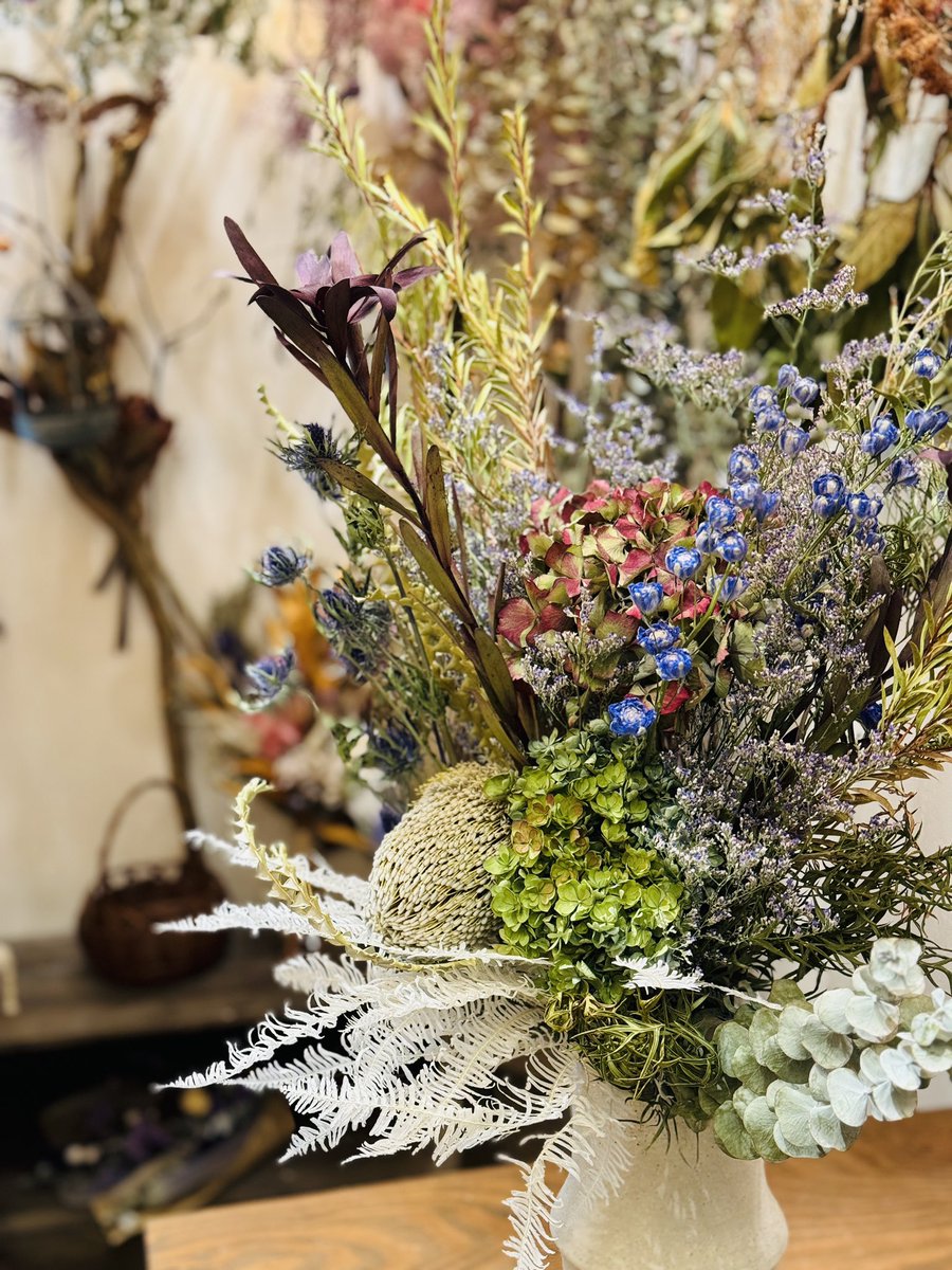 tatsuny06s's tweet image. 一部の方にはお伝えしておりましたが…。
本日4月1日、入籍いたしました💒

#今日は何の日　←

て嘘なんだけど🤥笑

でも今日はすごいいい写真を撮ってもらえていい日になった💐

#三次市
#アイオライト