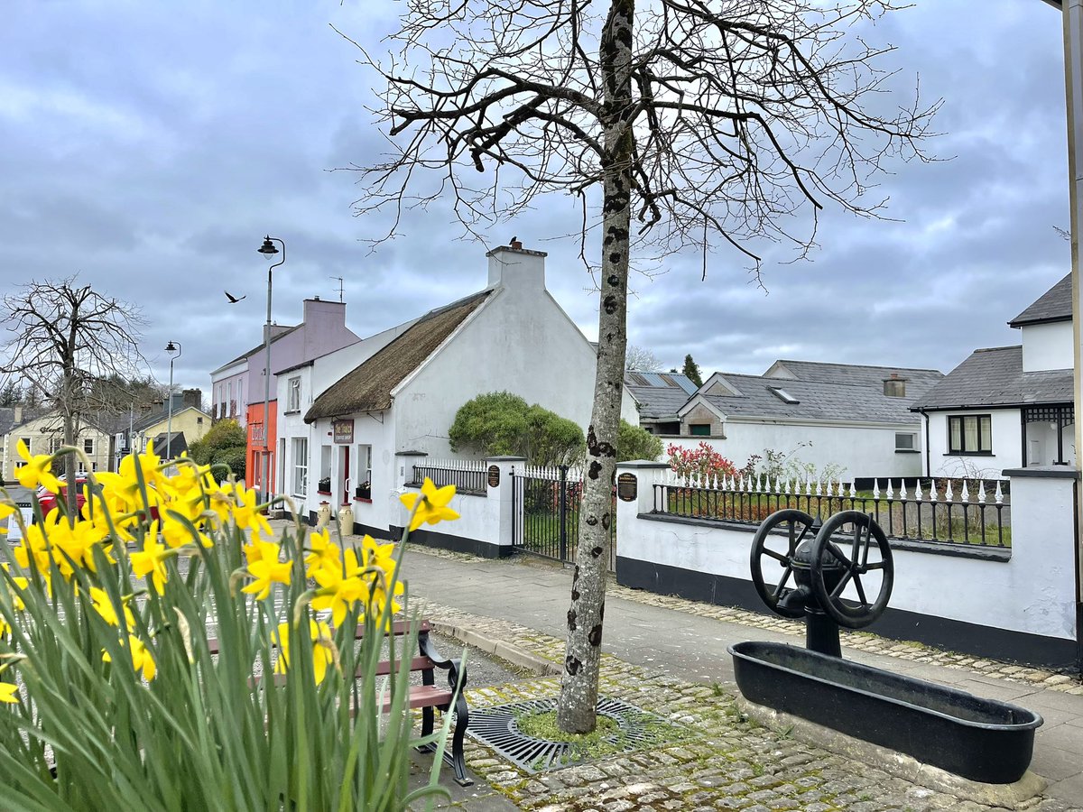 Easter egg hunt in Belleek today- hello April 🐥🌼 @barrabest @WeatherCee @angie_weather @jemma_dolan @Bigpaddy2 @GilsBelleekMOC @J_F_belleek @mcaleese_anne @HomeofBelleek @tomgilroy33 @ECMFCM @Fermanaghlife @gildernewm @mooney_daw @SMcCurdyArt