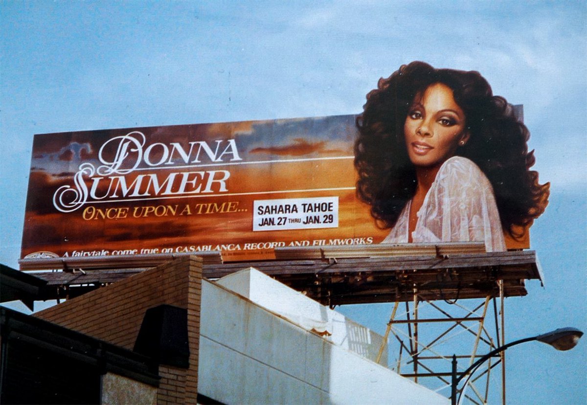 These classic 70s billboards ft. disco queen #DonnaSummer are such beauts. That there was always space and then some for her iconic tresses is just marvellous 🤩 Musicians don’t do billboards with personality like this any more, do they? Like proper traffic-stoppers. #OOH…