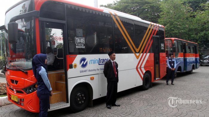 Dgn digabungnya kopaja dan metromini ke dlm sistem Transjakarta, penumpang diuntungkan. Bus jdi lebih cepat, armada lebih nyaman krn diremajakan. Kopaja dan Metromini jga kmudian di-rebranding. Kopaja pke bus biru 3/4 dgn logo Transjakarta, smntara Metromini menjadi Minitrans.