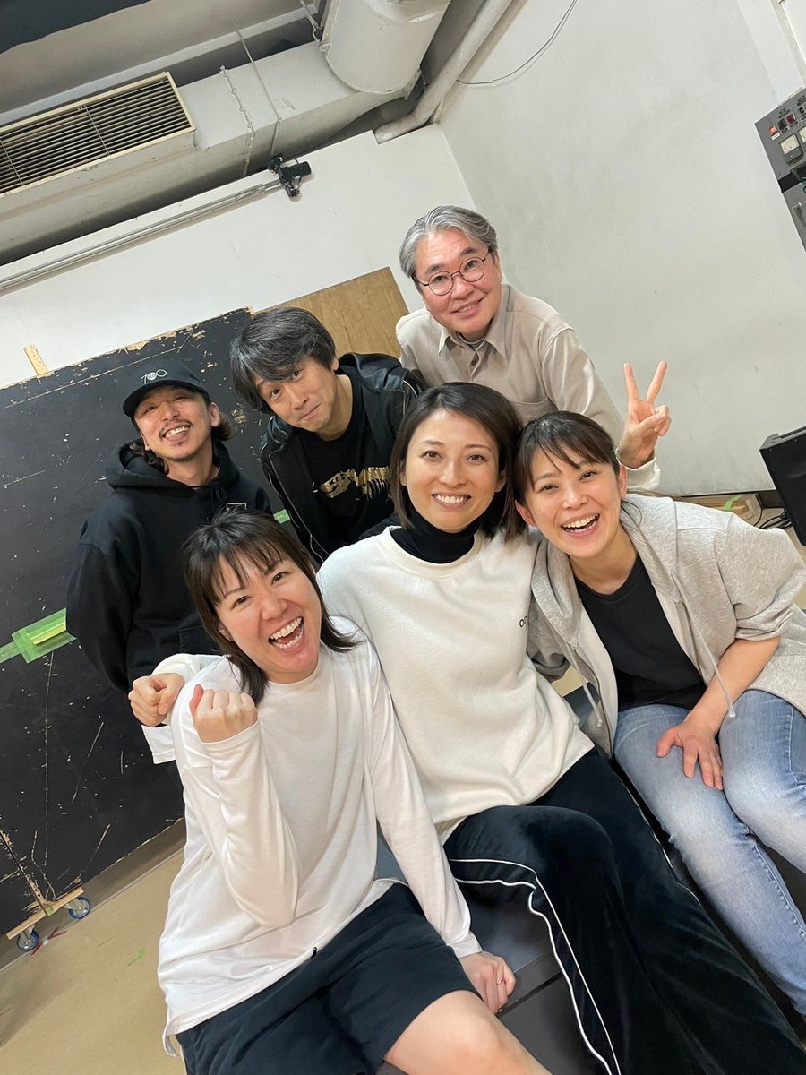 hirokitouchi's tweet photo. 道学先生『東京の恋』　
今までは別々に稽古してたんですが、
今日から合同稽古です！
いよいよ4月9日から本番です。
心から新宿でお待ちしています❣️ 

#劇団道学先生 #東京の恋 https://t.co/zUzAJELoPZ