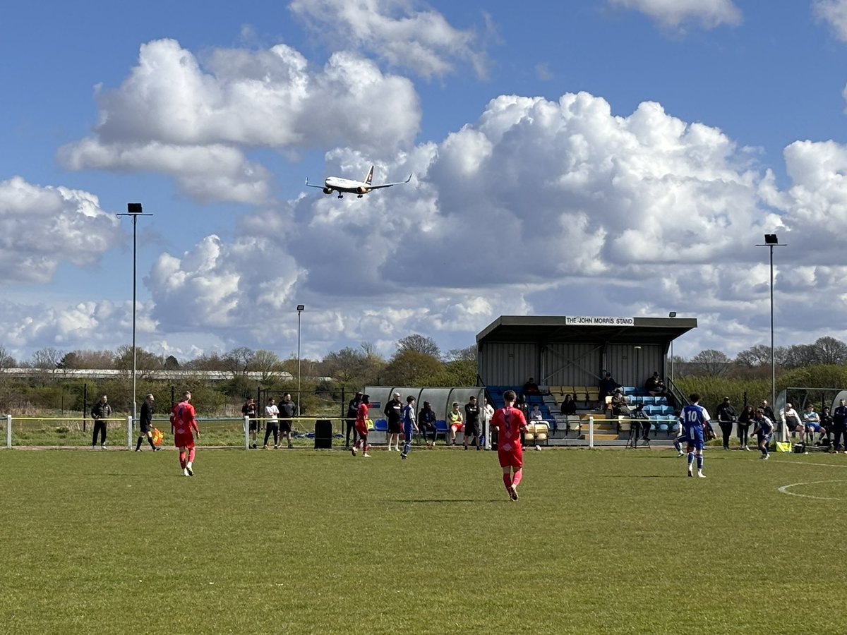 Plane spotting in the early game at @BedfontFC vs Brook House