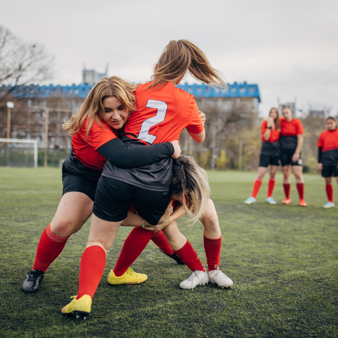 Large, multisport high school surveillance study sheds light on relationship between athletic trainer presence, Sport-Related Concussion initial Management and return to sport. #sportrelatedconcussion @UMInjuryCenter ow.ly/VtUh50R5C3k