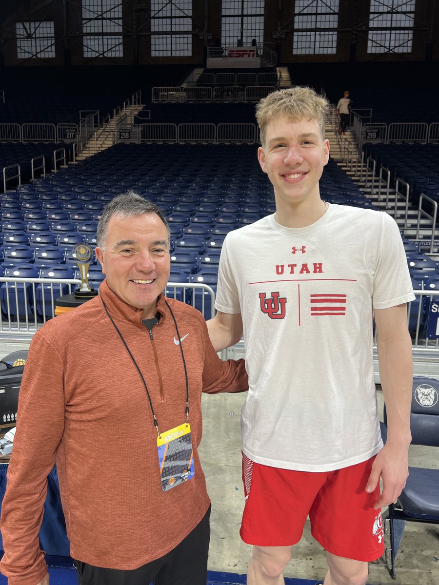 franfraschilla's tweet photo. A dream come true! @CarsonS67635575, son of ⁦@UtahMBB⁩ ⁦@coachcsmith_⁩ just committed to ⁦@CoachRichman⁩ &amp; ⁦@NDSUmbb⁩. Very cool to share the moment! 👍🏻🏀 https://t.co/Pn6hTVvkij