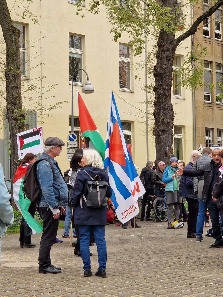 KoelnAnonymous's tweet photo. #ostermarsch #koeln #k3003
Paar schöne Bilder noch https://t.co/J1kNDhdrZf