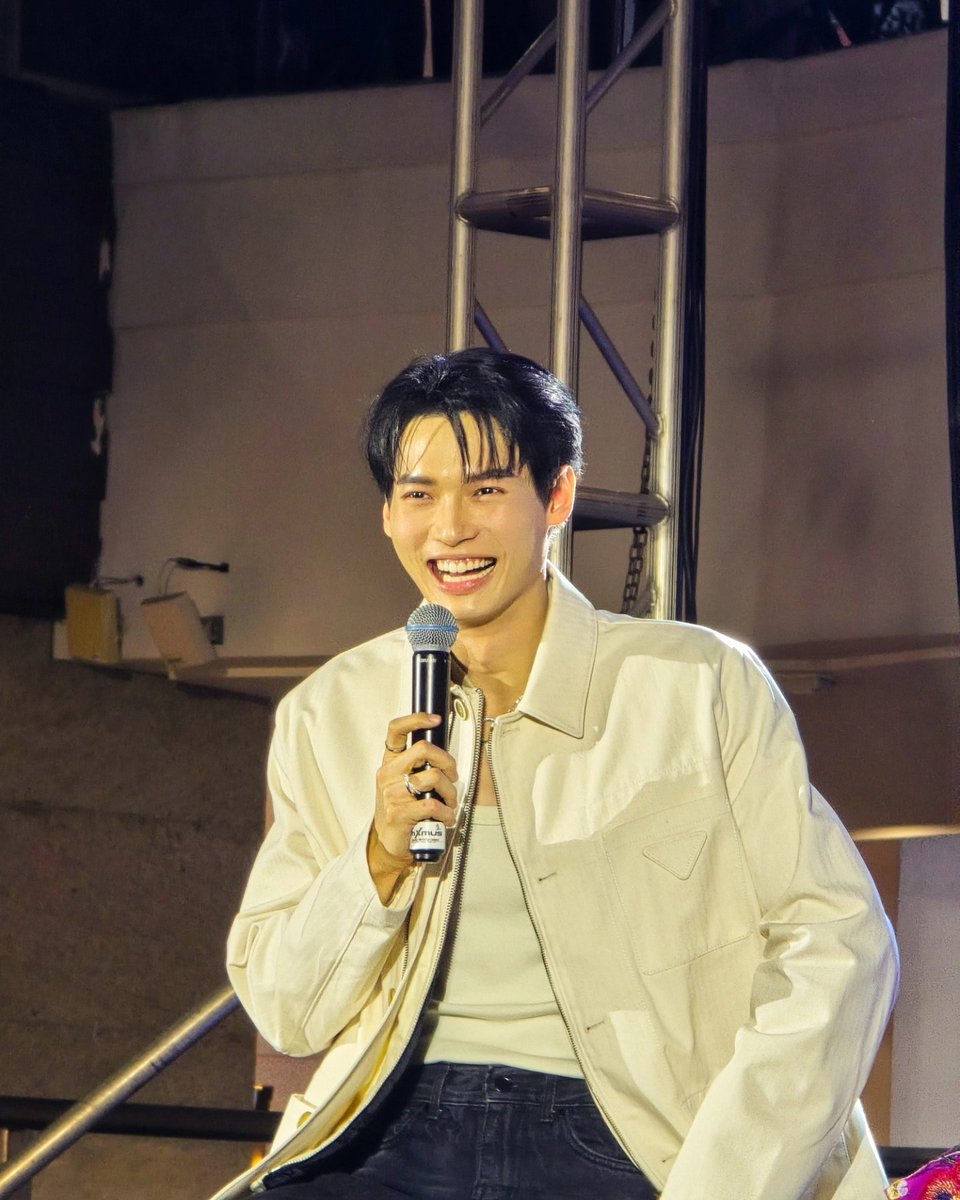 jenconserman6's tweet photo. UPS Mall Tour @winmetawin   and  so cute smile 😊  Ayala Malls Glorietta 2 Palm Drive Activity Center.!💚🐰🇵🇭
#WinUPS
#WinUPSMallTour
#UPS2024 
#UnderParellelSkies 
#WinMetawin https://t.co/08woGWjm7o