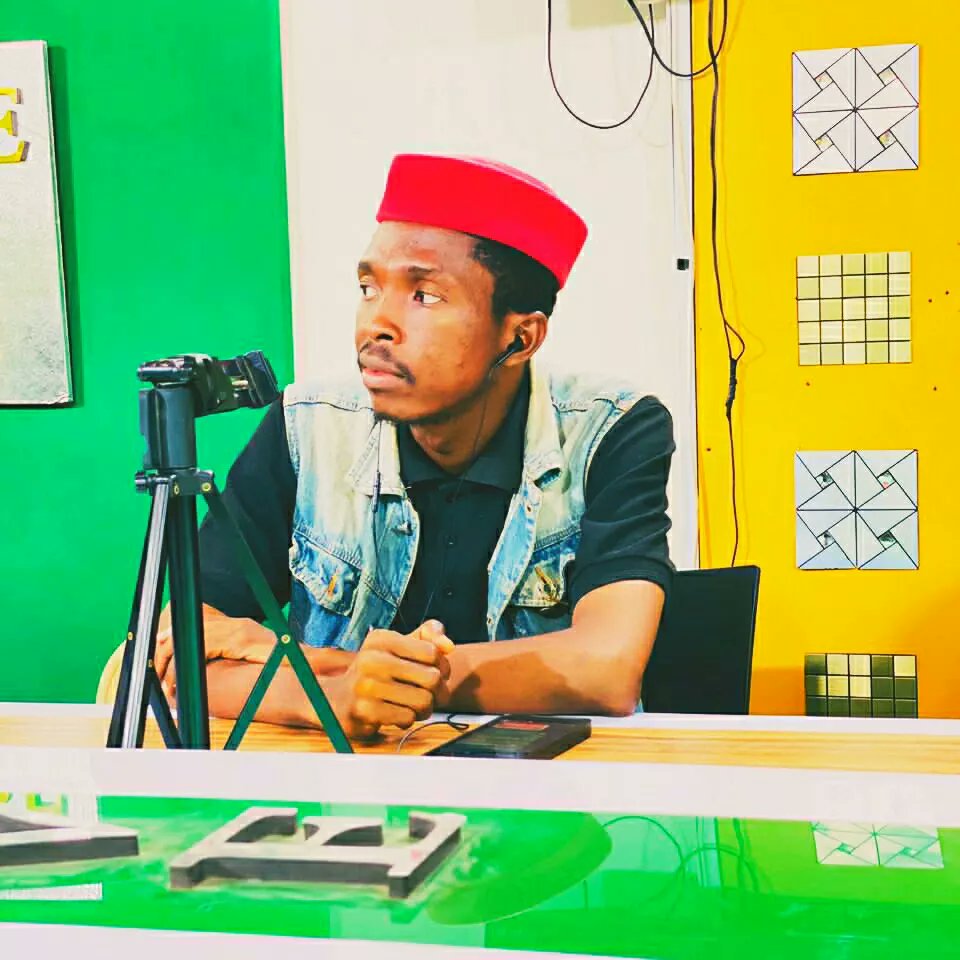mrandoh1's tweet photo. Work In Progress @OkeseFM

#MrAndoh #OkeseFM https://t.co/QLrpQupSoA