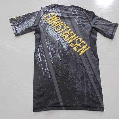 SportswearMandy's tweet photo. Custom Sublimated Rash guards. Send me your design,we can assist you to produce them you want. Welcome to have a try. #sportswear #Rashguards #fitnesslife #fitness #gymgear #gymclothes #teamwear #customdesigns #sublimation #printing #factoryprice https://t.co/z3siXMKkBy