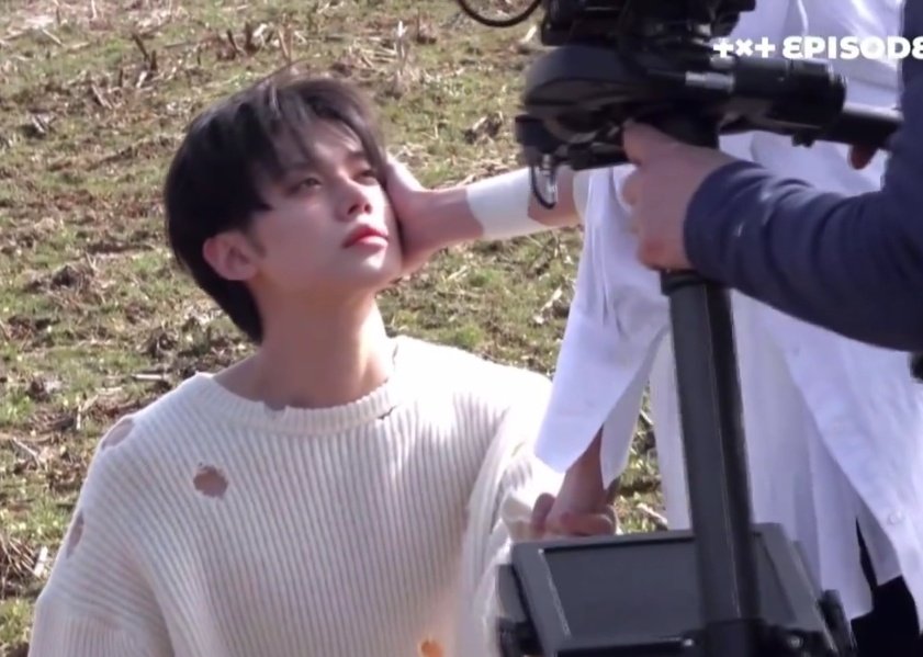 cheongsim_'s tweet photo. 본인 달래주는 사람을 저렇게 쳐다보는 건
진짜 막... 뭔가를 찾아버린 거 같고;;
깨달아버린 거 같고 ㅜㅠ;;
저건 진짜 real. 구원을 보는 눈빛이잔하... https://t.co/YDE47DW6MP