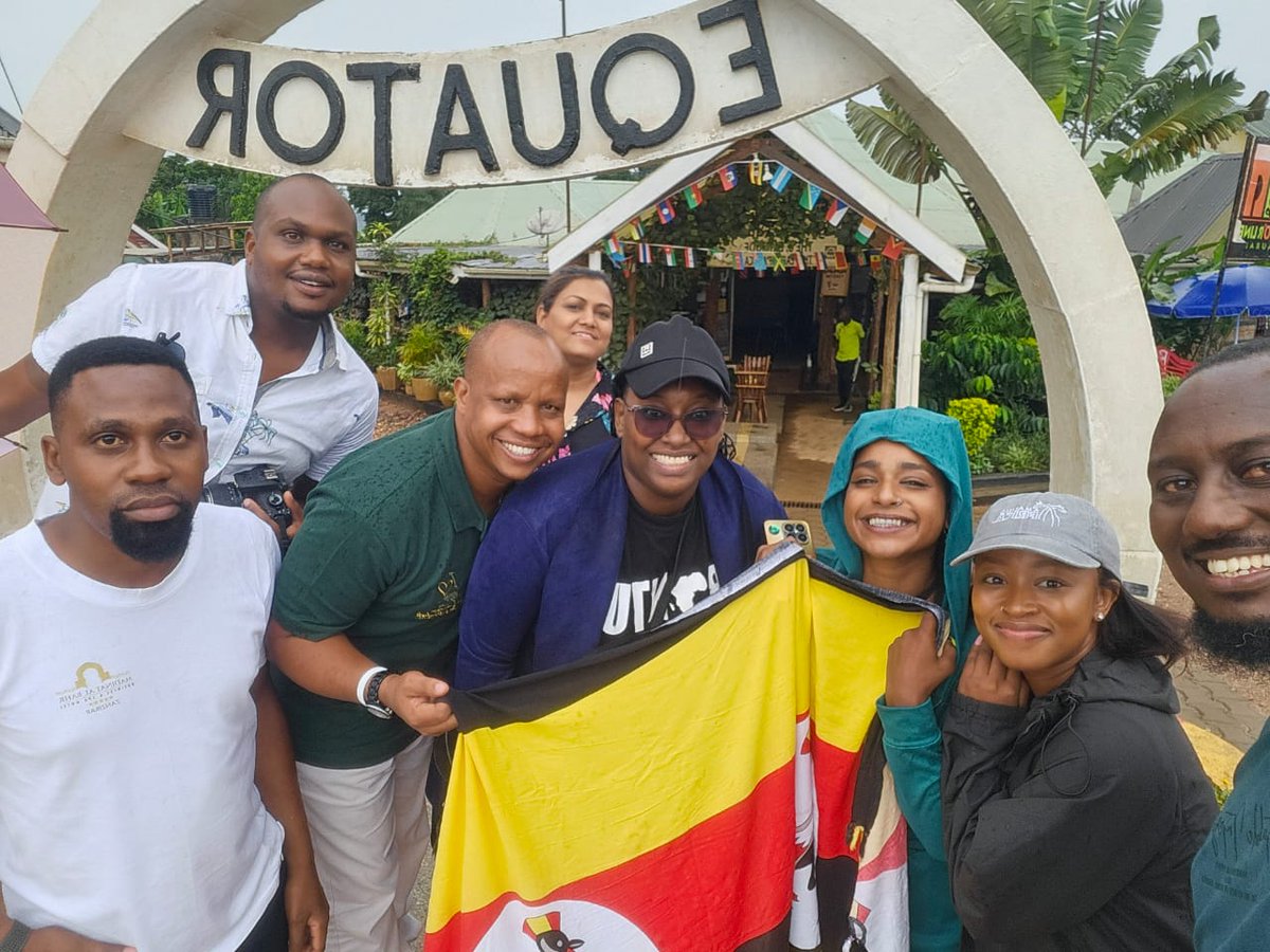 ExploreUg_Pearl's tweet photo. Day 2 of our #ExploreUgFamTrip2024: Discovering the magic of the Kayabwe Equator crossing, where two hemispheres meet, igniting our sense of wonder and exploration.
#ExploreUganda #EquatorCrossing https://t.co/gn4SRQIJNn