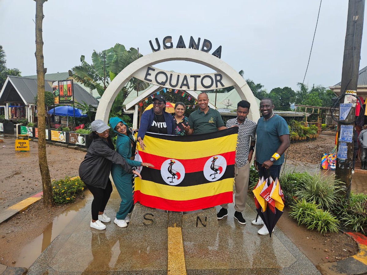 ExploreUg_Pearl's tweet photo. Day 2 of our #ExploreUgFamTrip2024: Discovering the magic of the Kayabwe Equator crossing, where two hemispheres meet, igniting our sense of wonder and exploration.
#ExploreUganda #EquatorCrossing https://t.co/gn4SRQIJNn