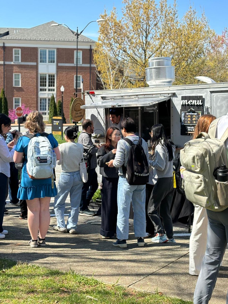 WFUSpanItal's tweet photo. We had the pleasure of hosting a guest speaker talk and food truck activity for our SPA 303 and LIN 380 classes. Thank you Nadamás Empanadas and Rita Moreno for sharing your experiences with us. https://t.co/5K900aVlTS