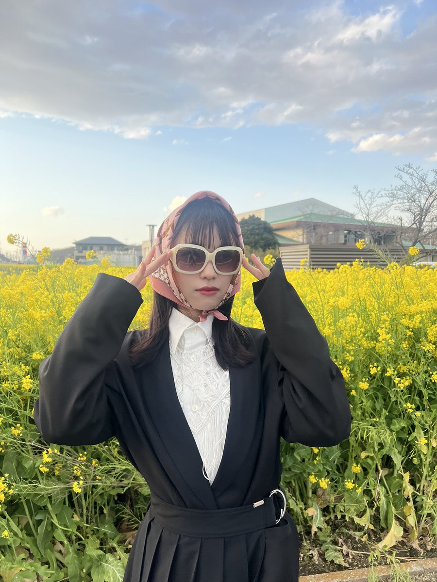 🖤🤍🕶️🤍🖤